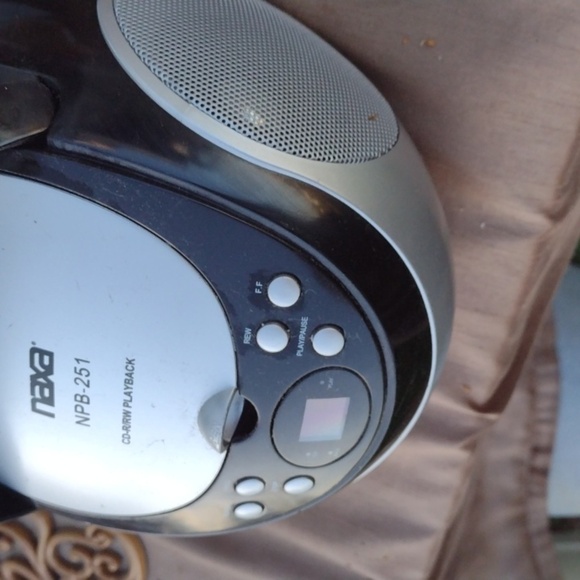 Black Portable Stereo Radio CD Player - Picture 3 of 4